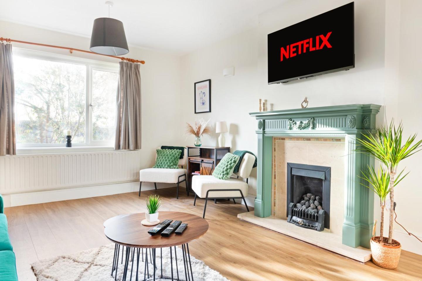 3 Bedroom House - Well Presented - Spacious - Flexible Check In - Free Parking Nottingham Exterior photo